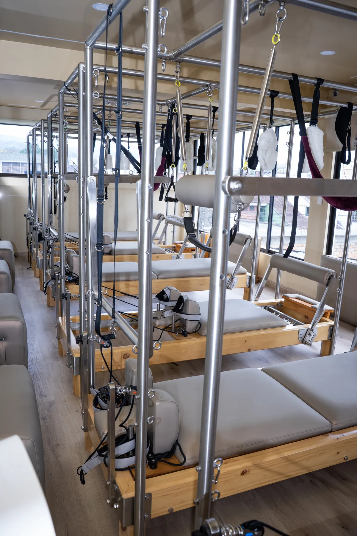 Estructura vertical Cadillac en acero inoxidable con resortes, correas y trapecio